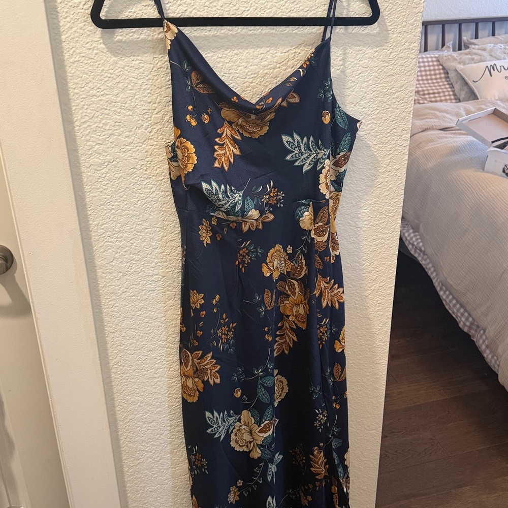 Petal & Pup Alejandra Midi Dress - Picture 5 of 9